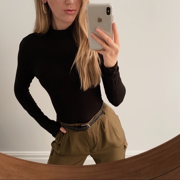 Watts Thin Hoop Earrings | 18k Gold Filled - Picture 2 of 4